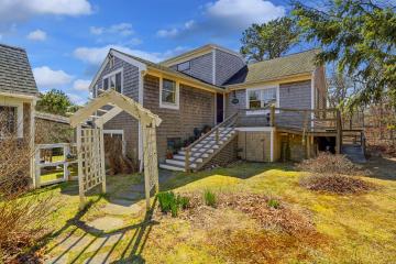 Single Family Home For Sale in West Tisbury #43626