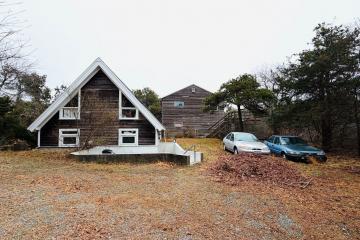 Single Family Home For Sale in Edgartown #44200