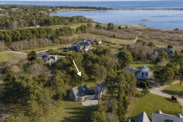 Single Family Home For Sale in Oak Bluffs #44113