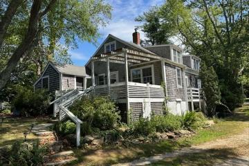 Single Family Home For Sale in West Tisbury #44363