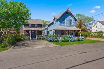 Single Family Home For Sale in Oak Bluffs #44285