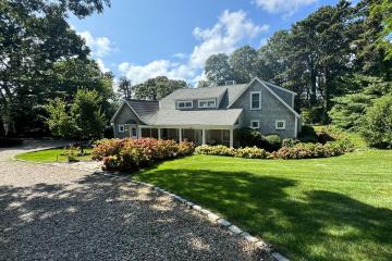 Single Family Home For Sale in Oak Bluffs #42465