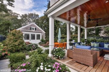 Single Family Home For Sale in Edgartown #44378