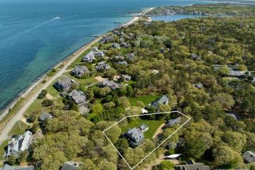 Single Family Home For Sale in Oak Bluffs #44455