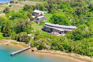 Single Family Home For Sale in Chilmark #44498