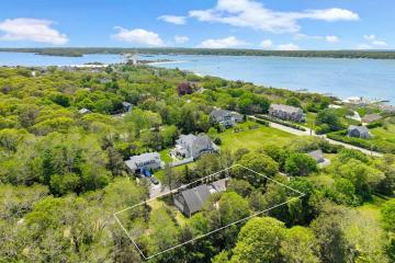 Single Family Home For Sale in Oak Bluffs #44213
