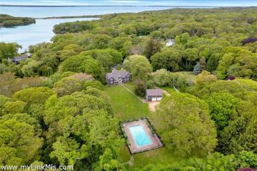 Single Family Home For Sale in West Tisbury #44477