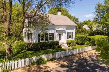 Single Family Home For Sale in Vineyard Haven #44279