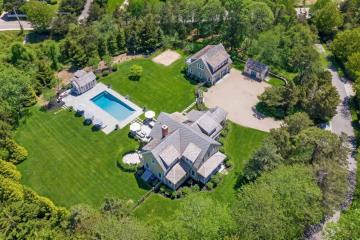 Single Family Home For Sale in Edgartown #44348