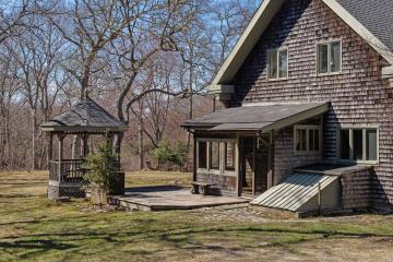 Single Family Home For Sale in Edgartown #44387