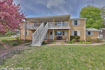 Condo For Sale in Vineyard Haven #44458