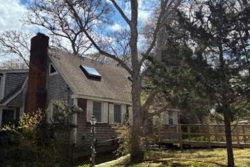 Single Family Home For Sale in West Tisbury #44156