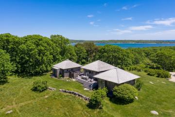 Single Family Home For Sale in Aquinnah #44393