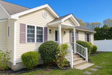 Single Family Home For Sale in Edgartown #44517