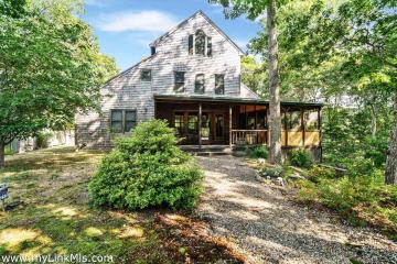 Single Family Home For Sale in Vineyard Haven #44396