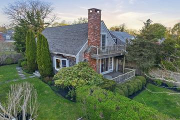 Single Family Home For Sale in Edgartown #44476