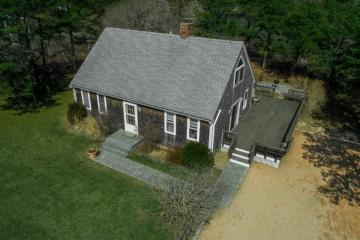 Single Family Home For Sale in Edgartown #44164