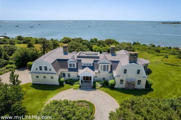 Single Family Home For Sale in Edgartown #44492