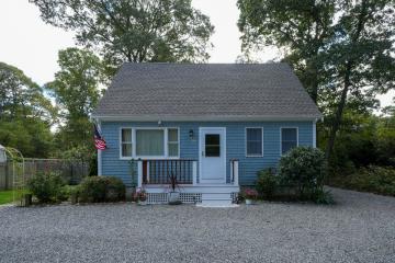 Single Family Home For Sale in Oak Bluffs #43795