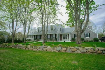 Single Family Home For Sale in Edgartown #43213