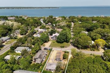 Single Family Home For Sale in Oak Bluffs #44490