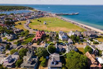 Single Family Home For Sale in Oak Bluffs #44579