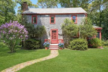 Single Family Home For Sale in Vineyard Haven #44578