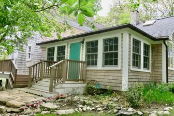 Single Family Home For Sale in Aquinnah #44602