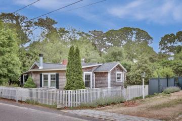 Single Family Home For Sale in Edgartown #42688