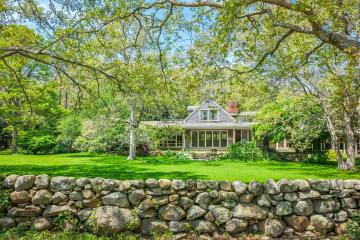 Single Family Home For Sale in Vineyard Haven #44248