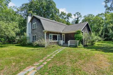Single Family Home For Sale in West Tisbury #44685