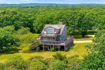 Single Family Home For Sale in Chilmark #43545