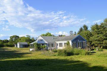 Single Family Home For Sale in West Tisbury #44549