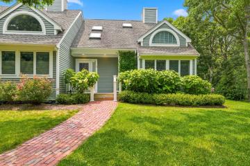 Single Family Home For Sale in Edgartown #44740
