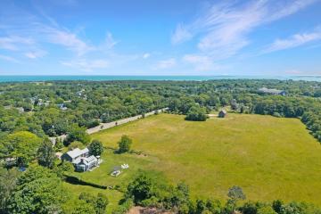Single Family Home For Sale in Edgartown #44690