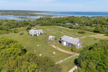 Single Family Home For Sale in Chilmark #44823