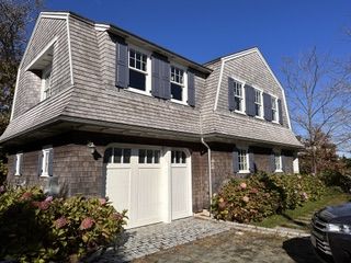 Single Family Home For Sale in Oak Bluffs #44863