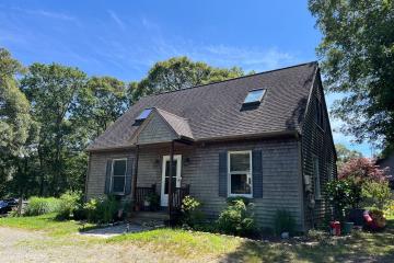 Single Family Home For Sale in Oak Bluffs #44799