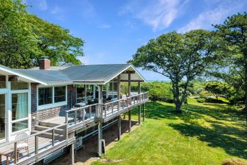 Single Family Home For Sale in Chilmark #44596