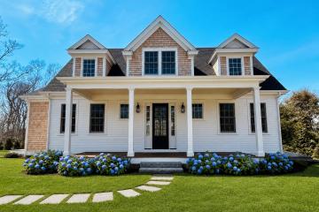 Single Family Home For Sale in Edgartown #44809