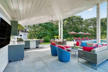 Single Family Home For Sale in Edgartown #44582