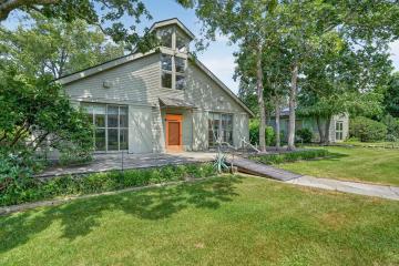 Single Family Home For Sale in West Tisbury #44818
