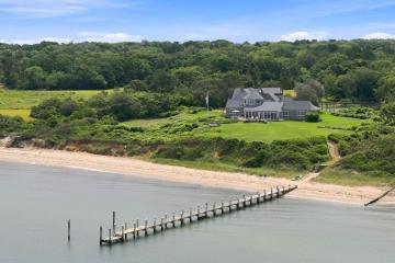 Single Family Home For Sale in Edgartown #44777