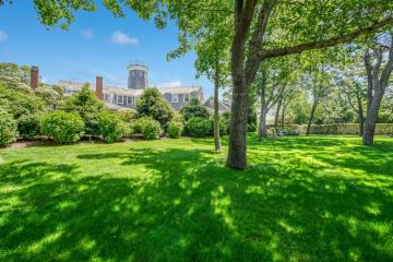 Single Family Home For Sale in Edgartown #44741