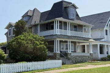 Single Family Home For Sale in Oak Bluffs #44771