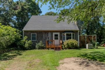 Single Family Home For Sale in Oak Bluffs #44805