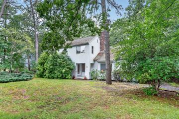 Single Family Home For Sale in Oak Bluffs #44691