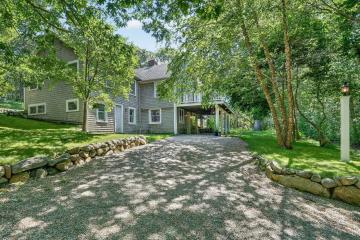 Single Family Home For Sale in Chilmark #44663