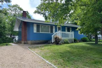 Single Family Home For Sale in Oak Bluffs #44808