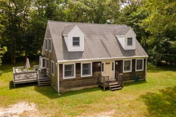 Single Family Home For Sale in Oak Bluffs #44775